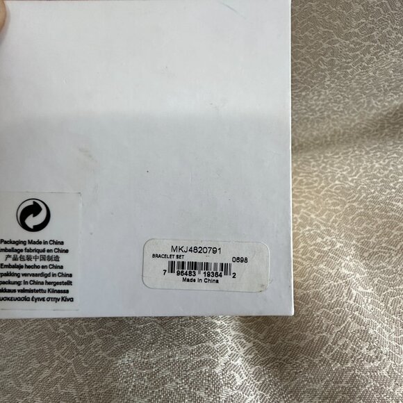 Michael Kors MKJ4820791 Cuff Rose Gold Tone Women's Bracelet - Picture 3 of 4